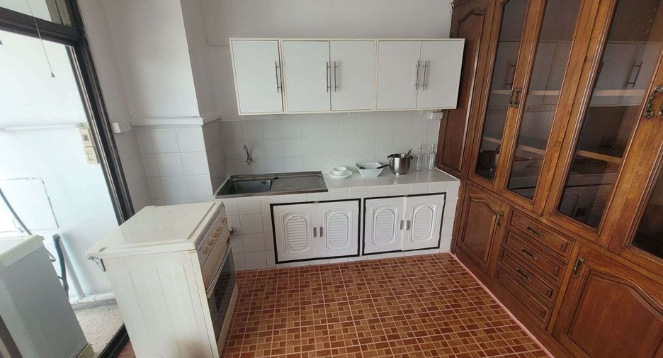 For rent 3 ベッドルーム condo in Watthana, Bangkok
