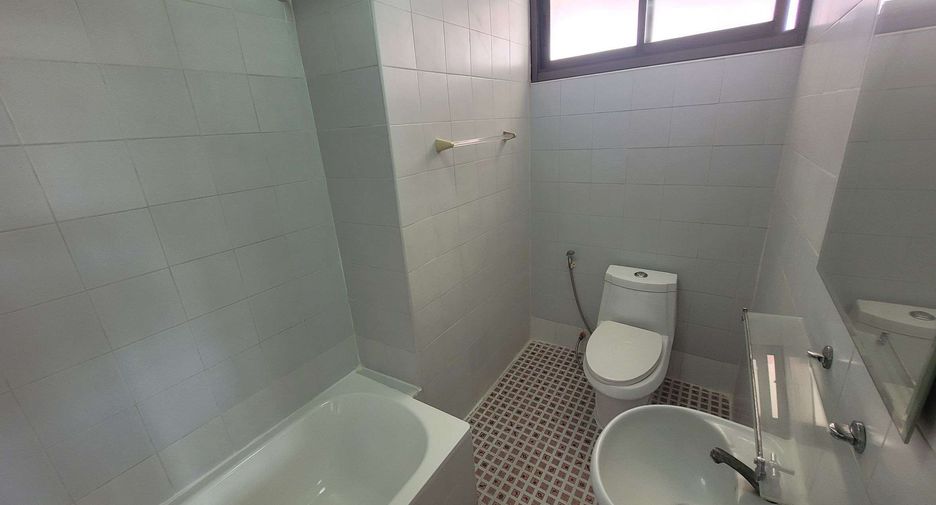 For rent 3 ベッドルーム condo in Watthana, Bangkok