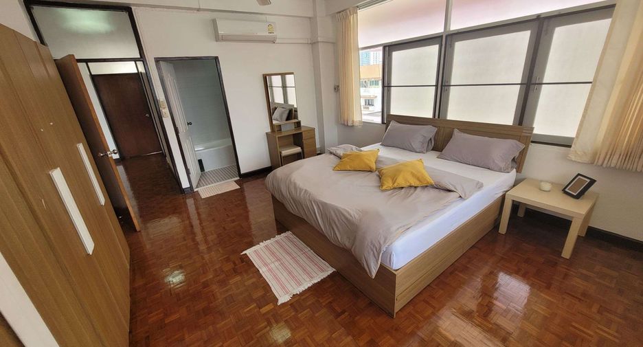 For rent 3 ベッドルーム condo in Watthana, Bangkok