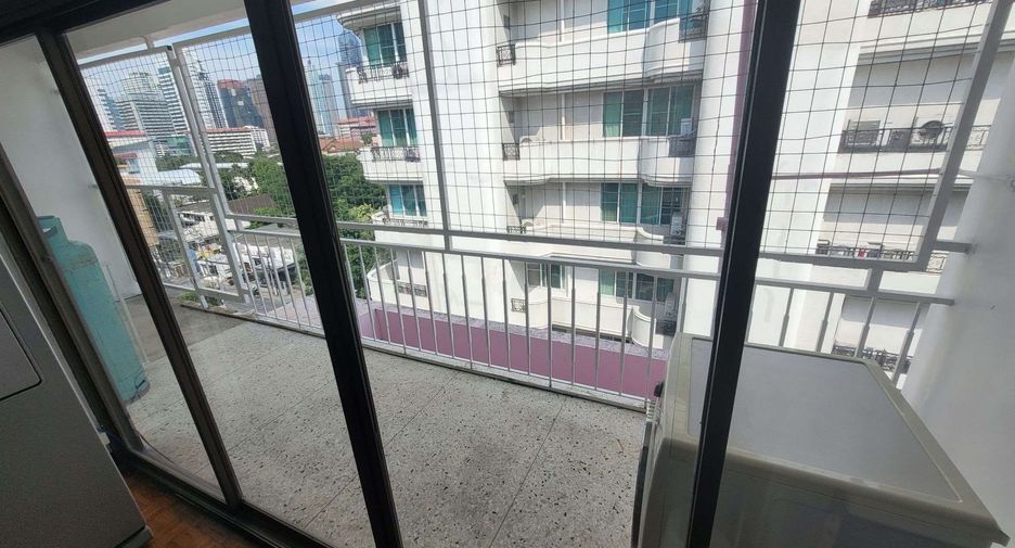 For rent 3 ベッドルーム condo in Watthana, Bangkok