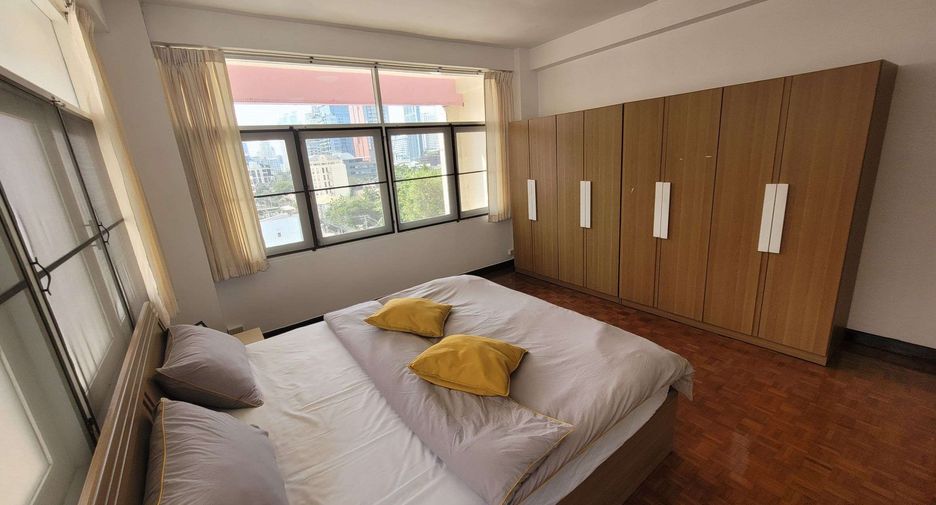 For rent 3 ベッドルーム condo in Watthana, Bangkok