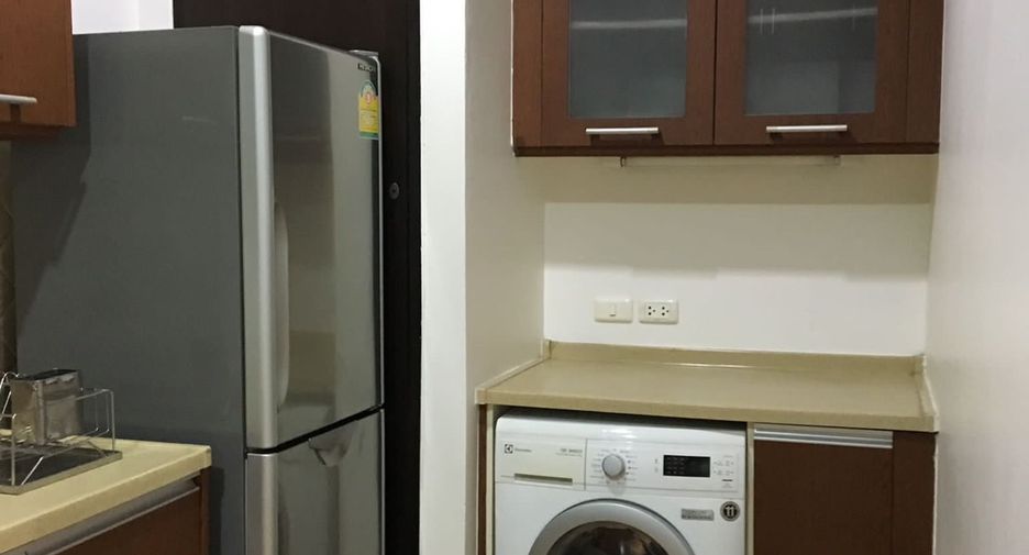 Condo en alquiler de 3 habitaciones en Khlong Toei, Bangkok