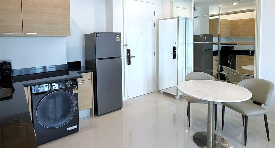 À louer et à vendre 1 chambre condo à Pathum Wan, Bangkok