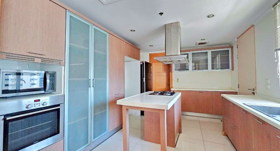 Wohnung zur Miete mit 3 Zimmer in Watthana, Bangkok