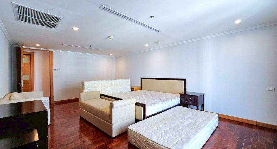 Wohnung zur Miete mit 3 Zimmer in Watthana, Bangkok