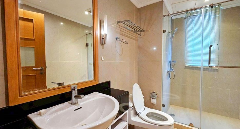 Wohnung zur Miete mit 3 Zimmer in Watthana, Bangkok