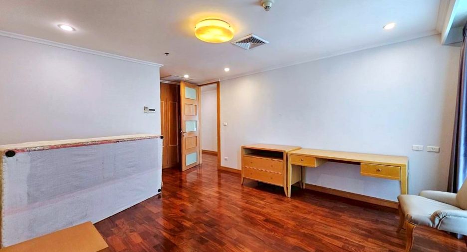 Wohnung zur Miete mit 3 Zimmer in Watthana, Bangkok