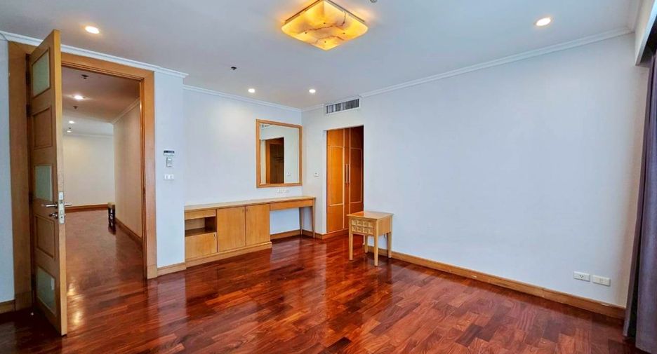 Wohnung zur Miete mit 3 Zimmer in Watthana, Bangkok