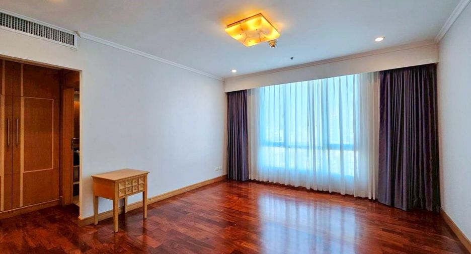 Wohnung zur Miete mit 3 Zimmer in Watthana, Bangkok
