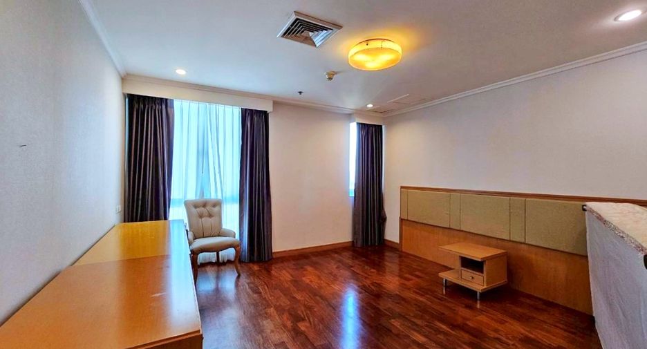 Wohnung zur Miete mit 3 Zimmer in Watthana, Bangkok