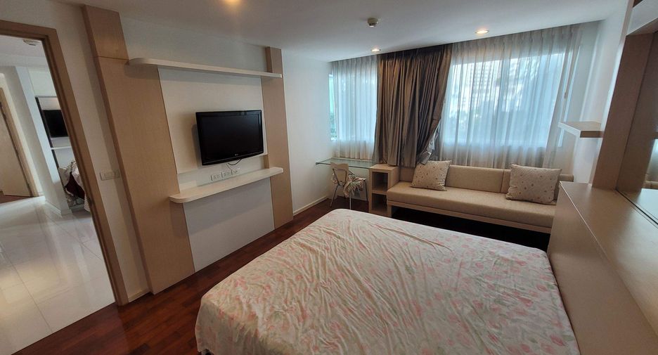 For rent 3 bedrooms condo in Khlong Toei, Bangkok