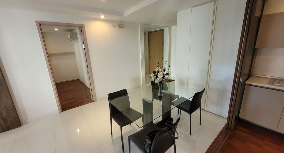 For rent 3 bedrooms condo in Khlong Toei, Bangkok