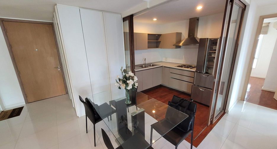 For rent 3 bedrooms condo in Khlong Toei, Bangkok