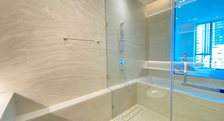 For rent 2 bedrooms condo in Khlong Toei, Bangkok