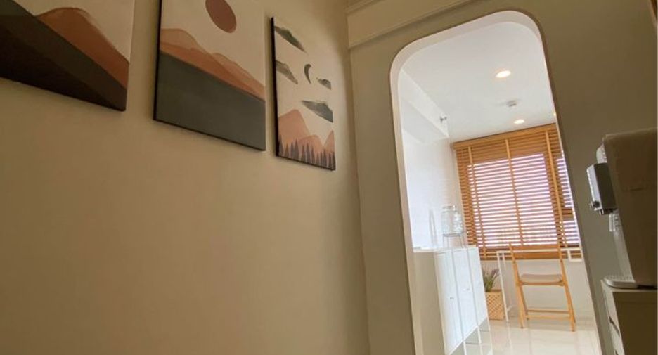 For rent 2 bedrooms condo in Sathon, Bangkok