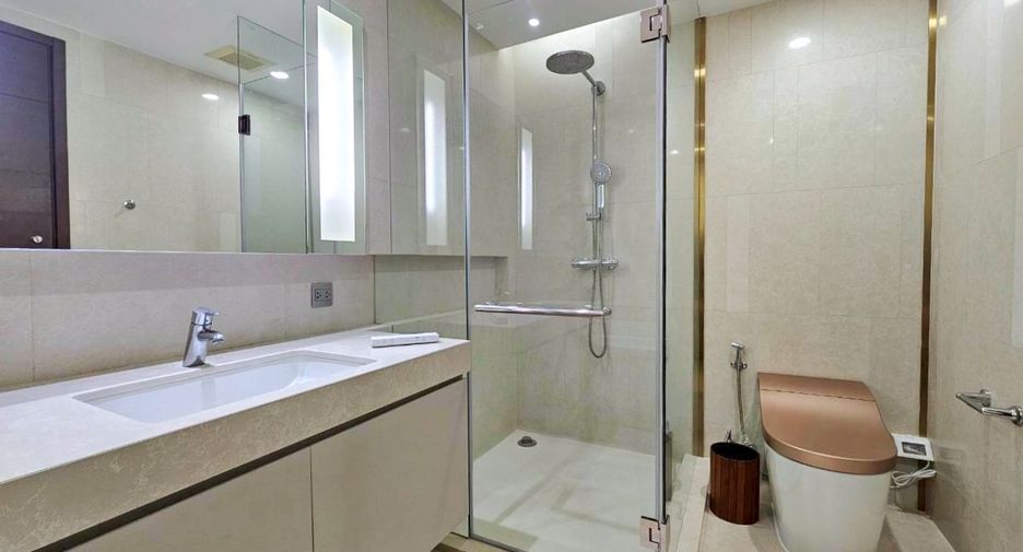 For rent 2 bedrooms condo in Watthana, Bangkok