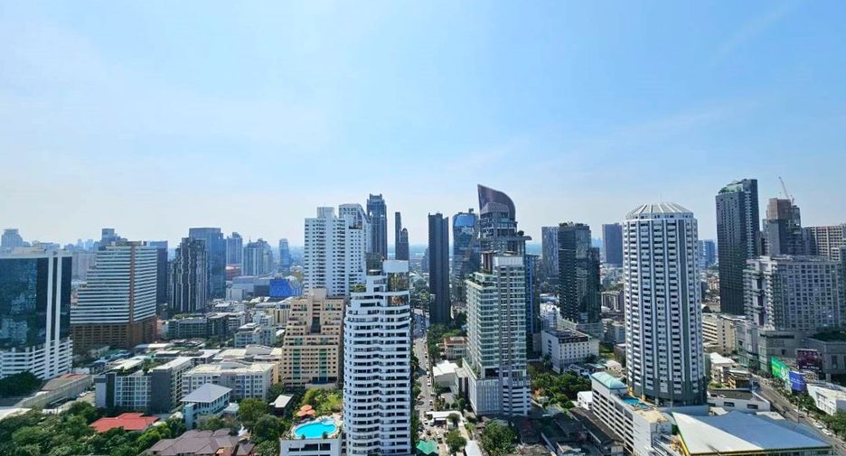 For rent 2 bedrooms condo in Watthana, Bangkok
