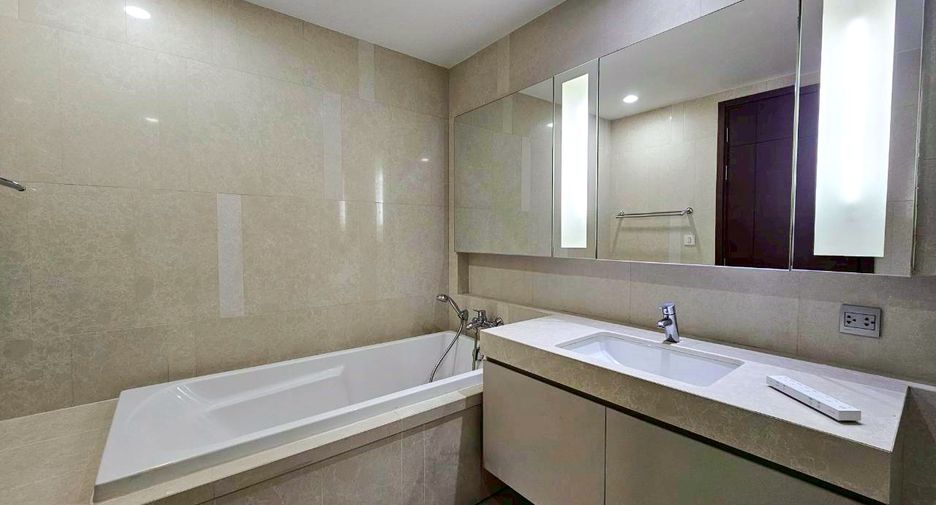 For rent 2 bedrooms condo in Watthana, Bangkok