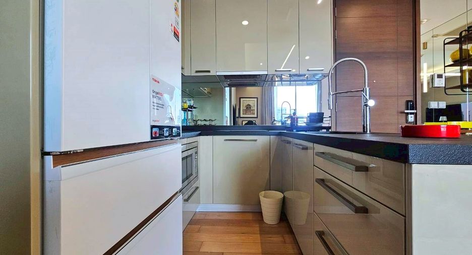 For rent 2 bedrooms condo in Watthana, Bangkok