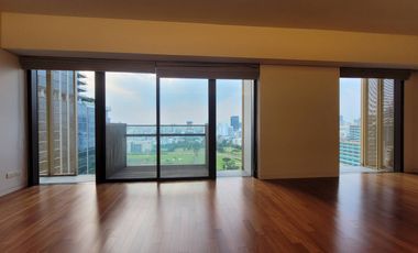 For rent and for sale 2 bedrooms condo in Pathum Wan, Bangkok