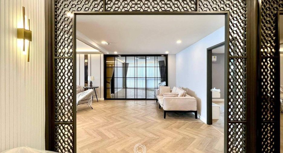 For rent and for sale 3 bedrooms condo in Khlong Toei, Bangkok