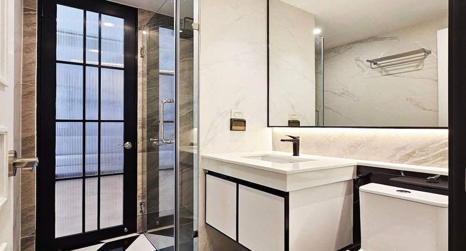 For rent and for sale 3 bedrooms condo in Khlong Toei, Bangkok