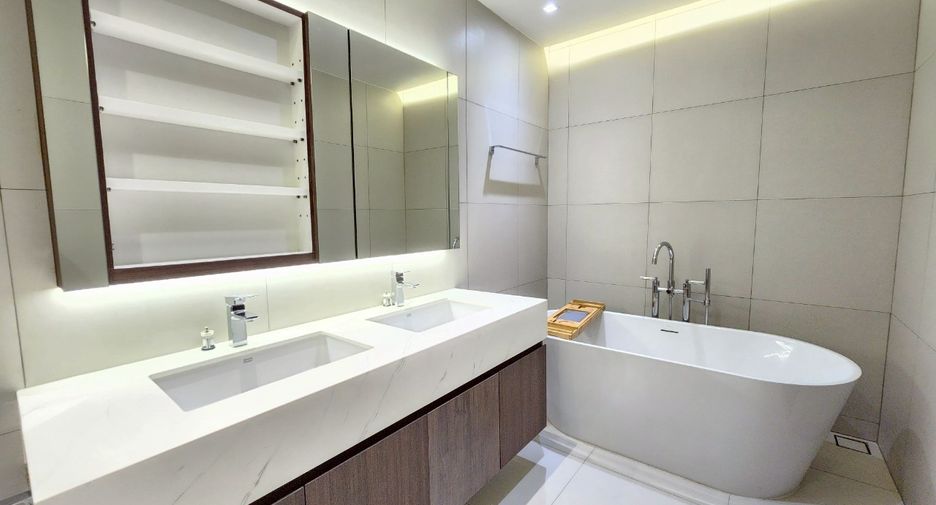 Wohnung zur Miete mit 3 Zimmer in Watthana, Bangkok