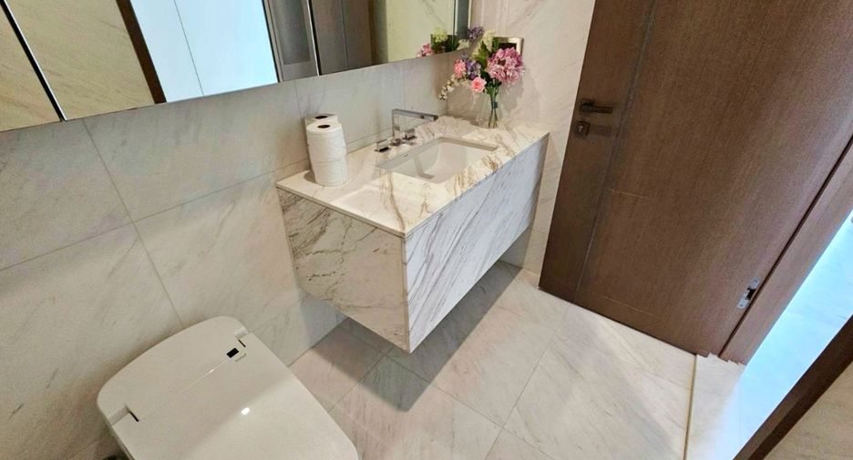 For rent 2 bedrooms condo in Watthana, Bangkok