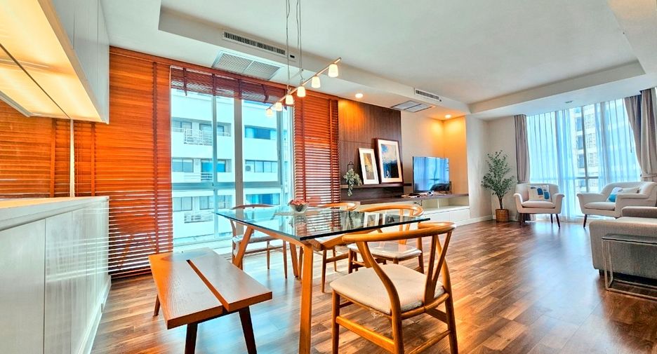For rent 2 bedrooms condo in Pathum Wan, Bangkok