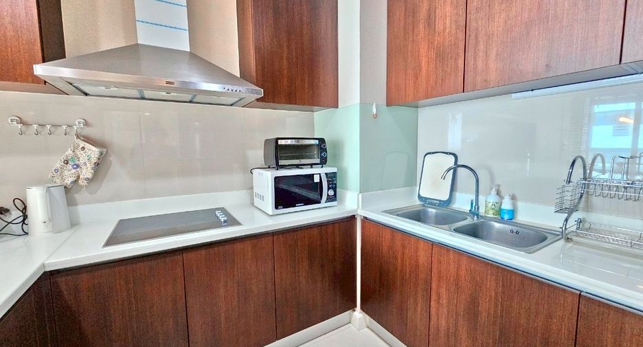 For rent 2 bedrooms condo in Pathum Wan, Bangkok