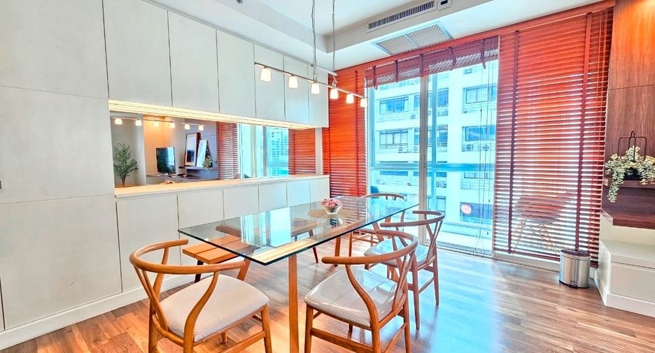 For rent 2 bedrooms condo in Pathum Wan, Bangkok