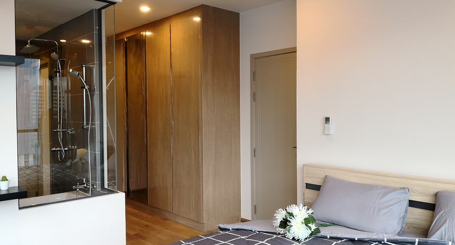 À louer 2 chambres condo à Pathum Wan, Bangkok