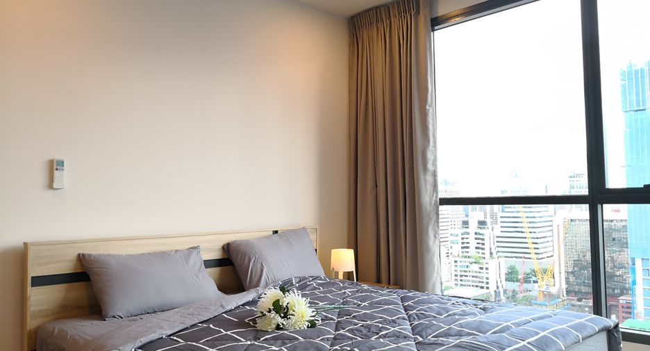 À louer 2 chambres condo à Pathum Wan, Bangkok