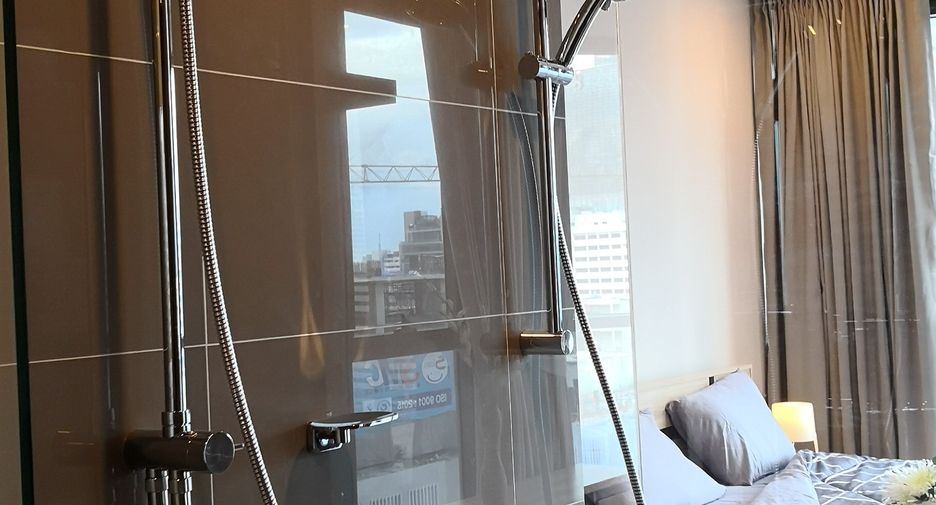 À louer 2 chambres condo à Pathum Wan, Bangkok