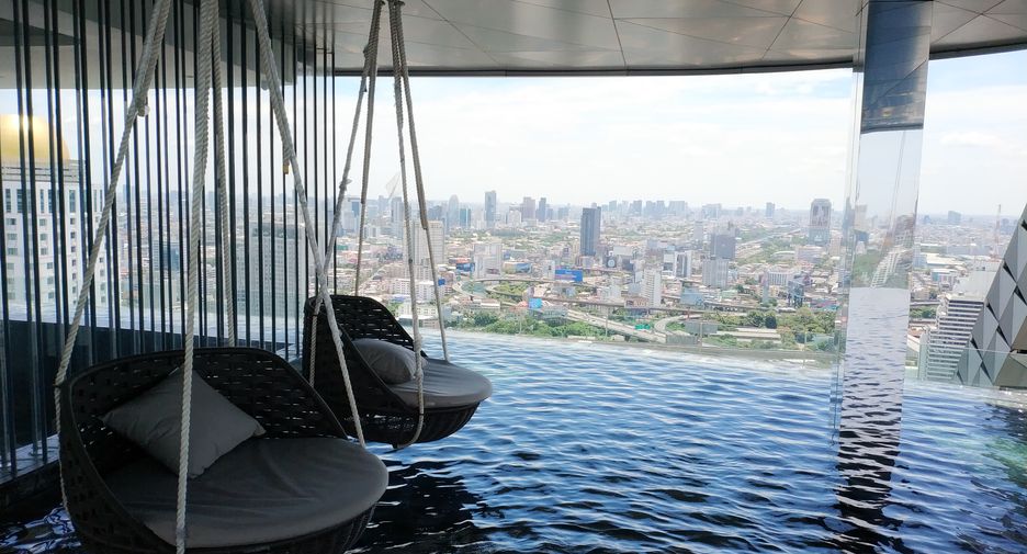 À louer 2 chambres condo à Pathum Wan, Bangkok