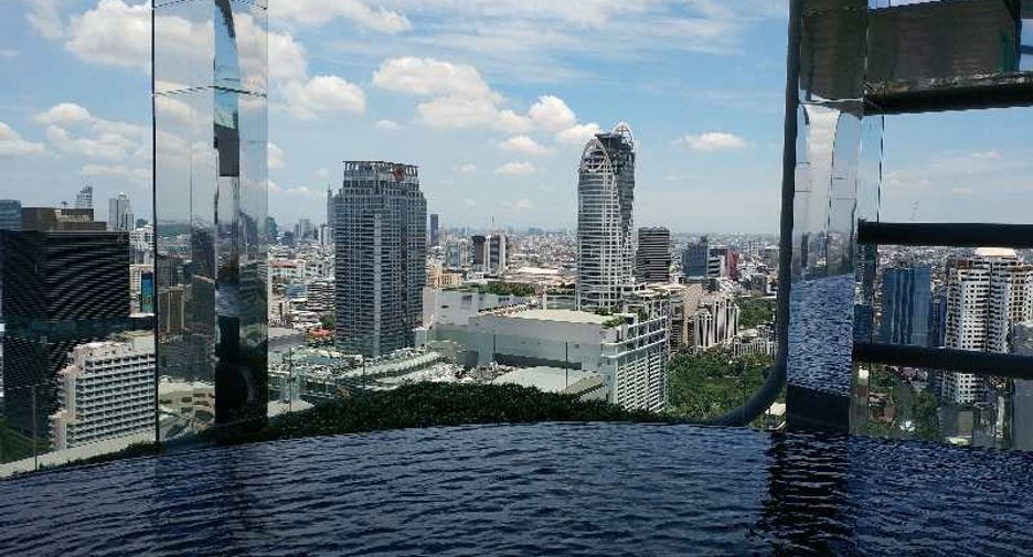 À louer 2 chambres condo à Pathum Wan, Bangkok