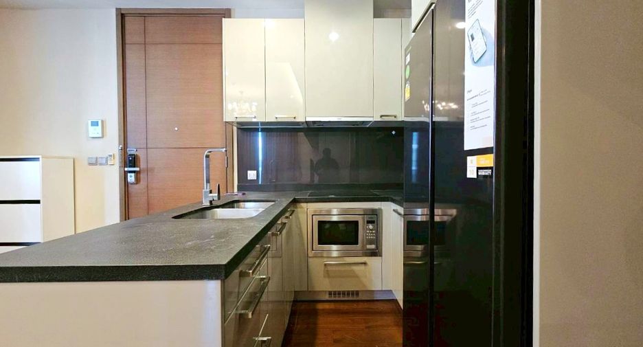 For rent 2 bedrooms condo in Watthana, Bangkok