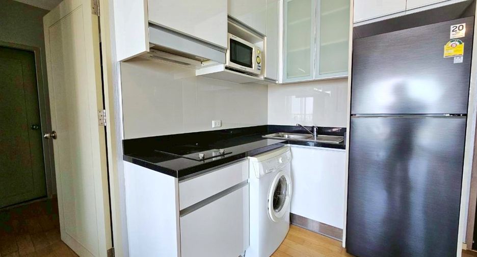 For rent 1 bed condo in Khlong Toei, Bangkok