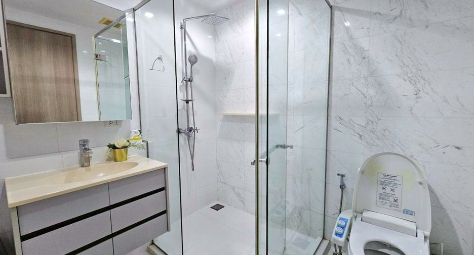 For rent and for sale 1 bed condo in Watthana, Bangkok