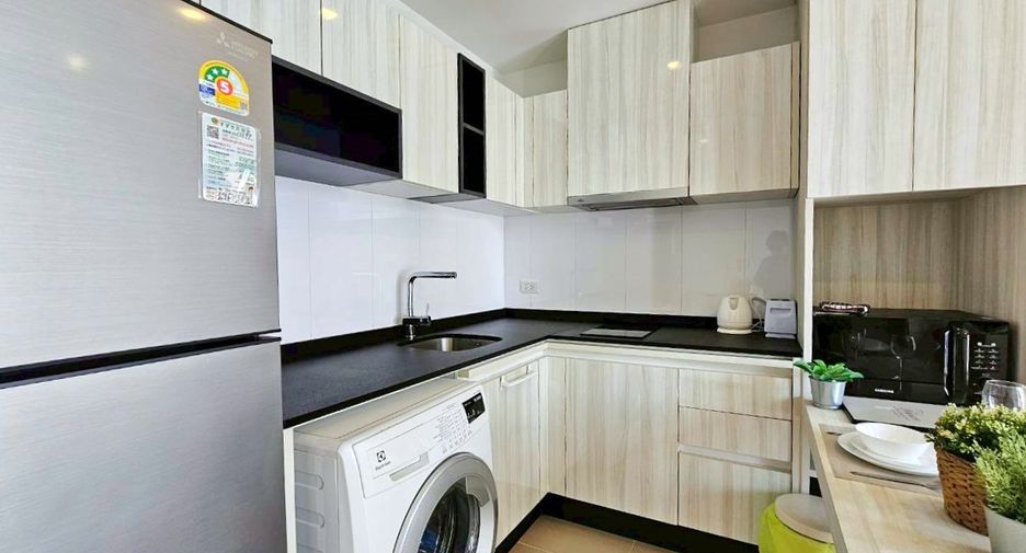 For rent and for sale 1 bed condo in Watthana, Bangkok