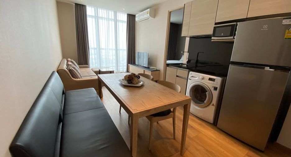 For rent 2 bedrooms condo in Khlong Toei, Bangkok