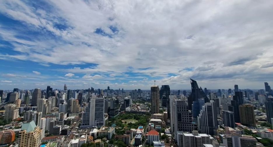 For rent 2 bedrooms condo in Khlong Toei, Bangkok