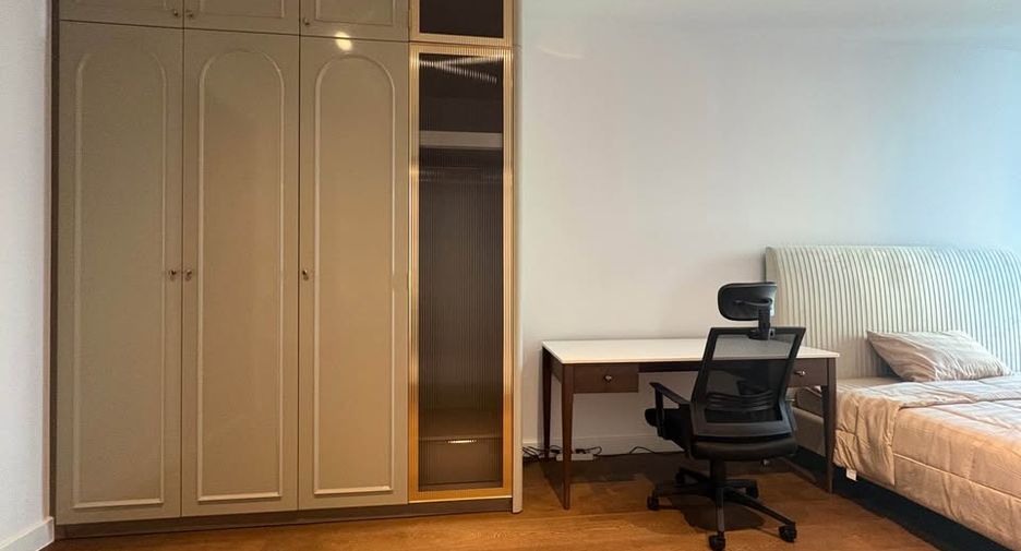 For rent 1 bed condo in Sathon, Bangkok