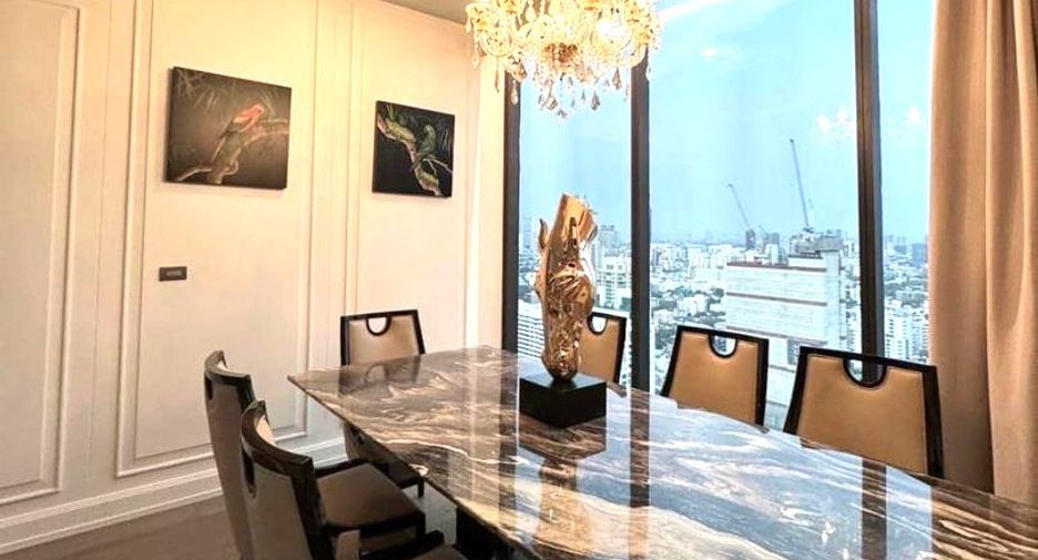 For rent 3 bedrooms condo in Khlong Toei, Bangkok