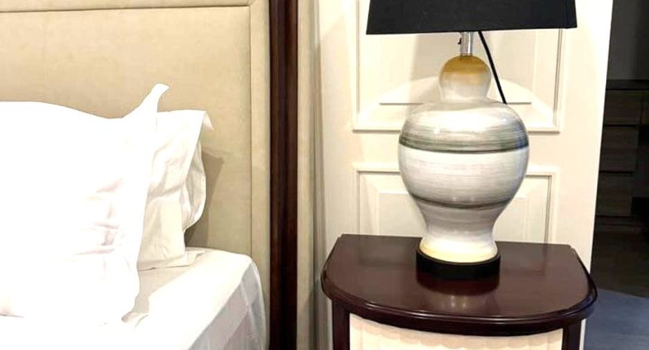 For rent 3 bedrooms condo in Khlong Toei, Bangkok