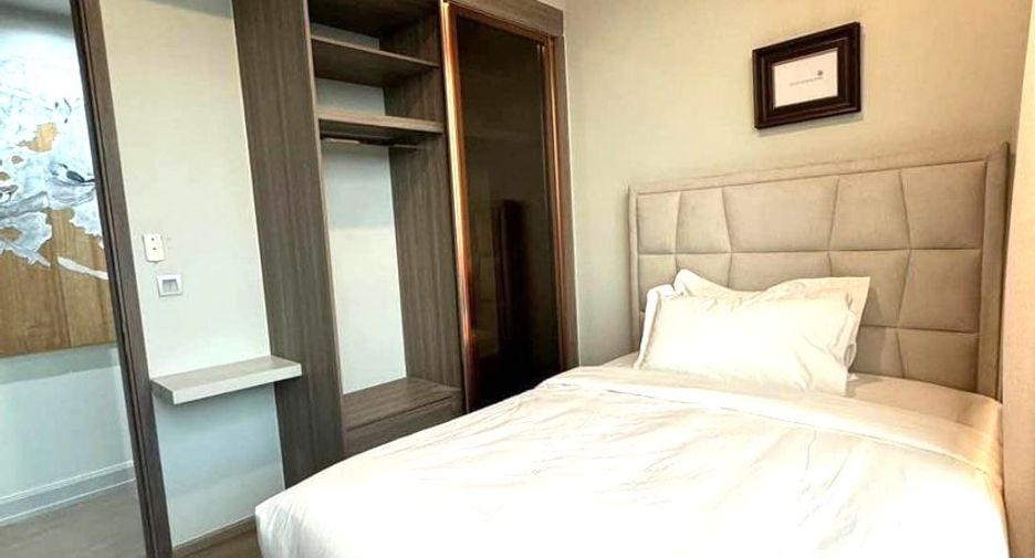 For rent 3 bedrooms condo in Khlong Toei, Bangkok