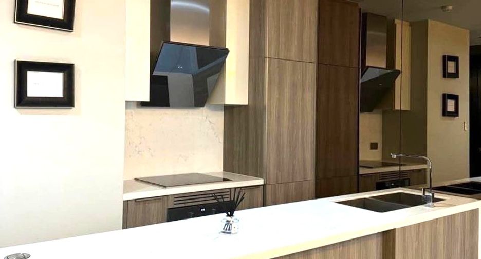 For rent 3 bedrooms condo in Khlong Toei, Bangkok