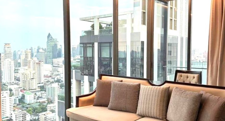 For rent 3 bedrooms condo in Khlong Toei, Bangkok