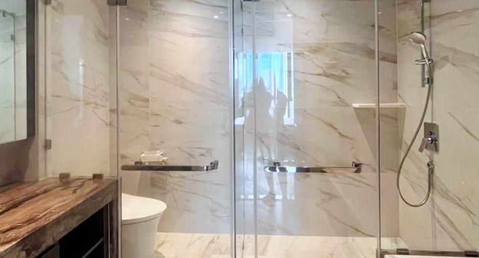 For rent 3 bedrooms condo in Sathon, Bangkok