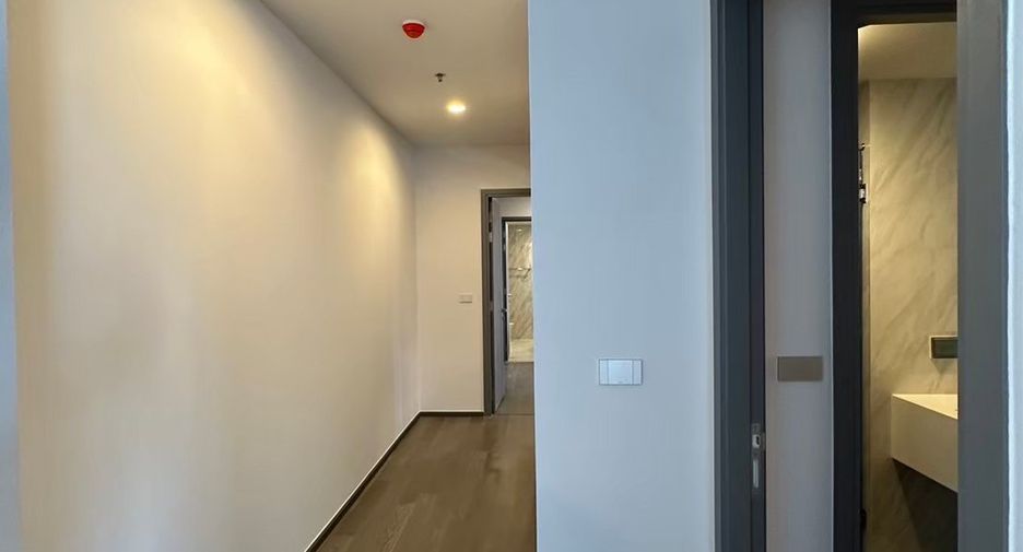 For rent 3 bedrooms condo in Khlong Toei, Bangkok